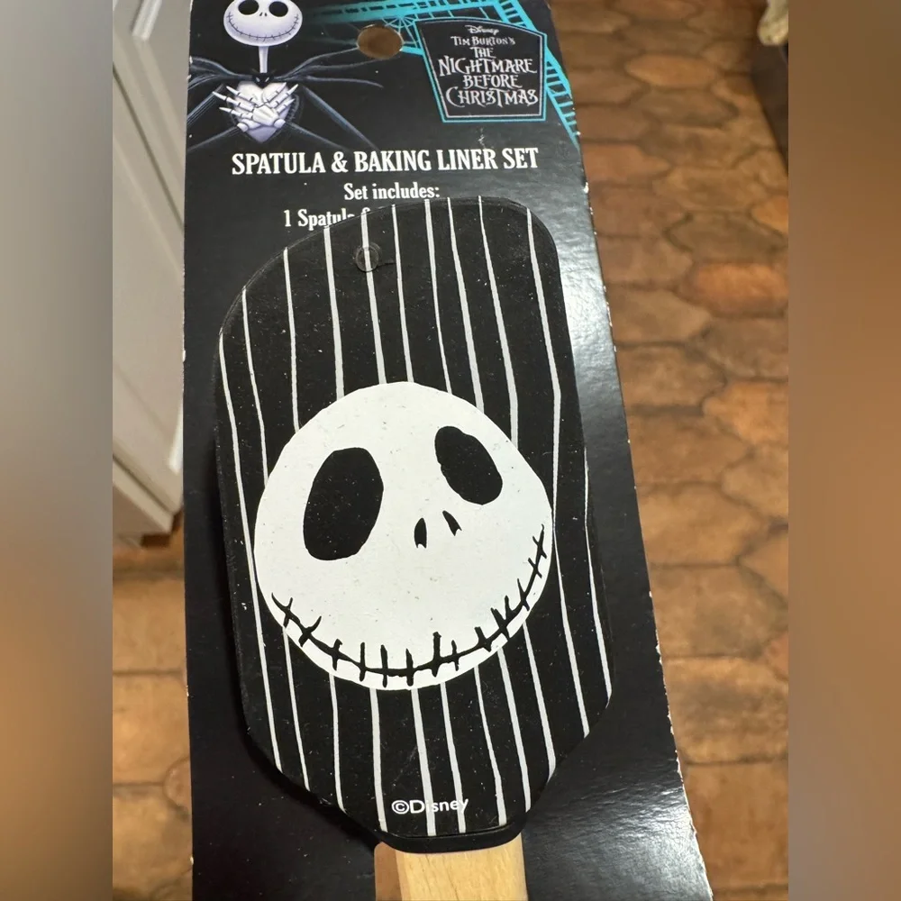 Disney The Nightmare Before Christmas Silicone Spatula 24ct Baking Liners Set